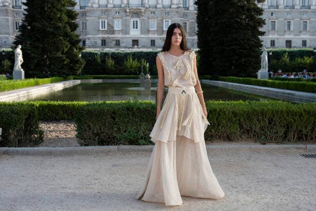 September 7, 2026, Madrid, Spain: A model parades with MadModa design during OMODA and Fashion Week Madrid in Madrid Jardines de Sabatini in Madrid. 7 of September of 2026 Spain Madrid Spain - ZUMAs197 20260907_aaa_s197_407 Copyright: xAtilanoxGarciax