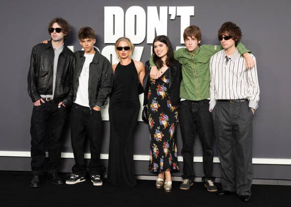 Lennon Gallagher, Donovan Gallagher, Anais Gallagher, Molly Moorish-Gallagher, Sonny Gallagher and Gene Gallagher attends Oasis: Don t Look Back in Anger UK Premiere at Cineworld Leicester Square in London, England. UK. Monday 7th September 2026. Copyright: xJamesxWarrenx DTQYYR~9