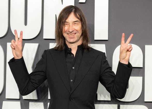 Bobby Gillespie attends Oasis: Don t Look Back in Anger UK Premiere at Cineworld Leicester Square in London, England. UK. Monday 7th September 2026. Copyright: xJamesxWarrenx DTQYYR~A