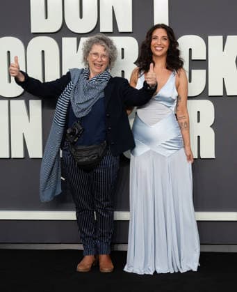 Jill Furmanovsky (L) attends Oasis: Don t Look Back in Anger UK Premiere at Cineworld Leicester Square in London, England. UK. Monday 7th September 2026. Copyright: xJamesxWarrenx DUAY63~5