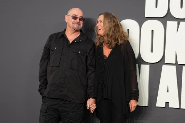 Paul Arthurs (Bonehead) attends Oasis: Don t Look Back in Anger UK Premiere at Cineworld Leicester Square in London, England. UK. Monday 7th September 2026. Copyright: xJamesxWarrenx DVOW6L~T