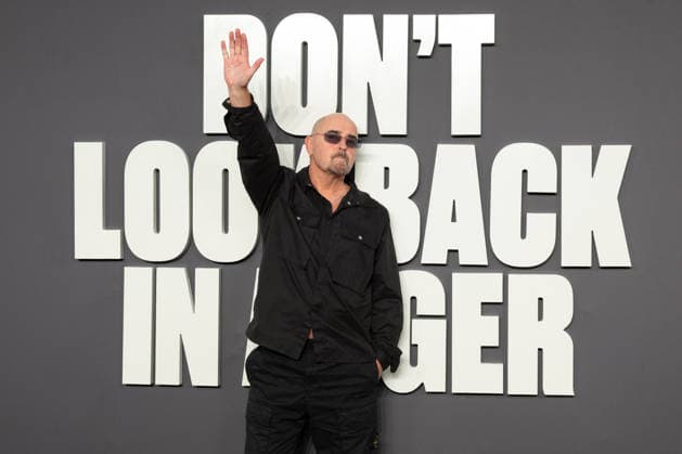 Paul Arthurs (Bonehead) attends Oasis: Don t Look Back in Anger UK Premiere at Cineworld Leicester Square in London, England. UK. Monday 7th September 2026. Copyright: xJamesxWarrenx DVOW6L~X