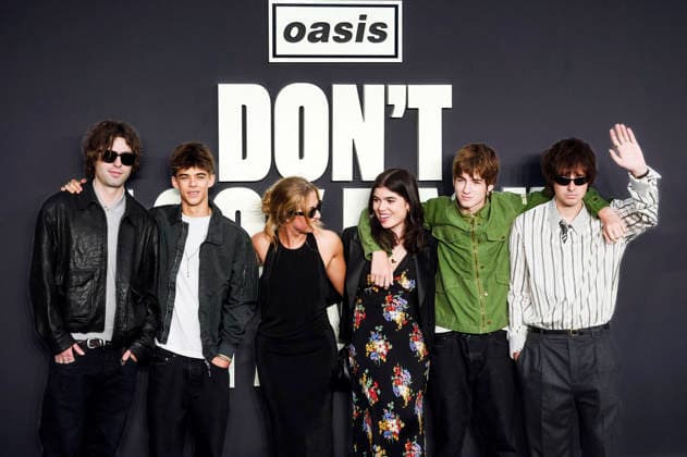 Lennon Gallagher, Anais Gallagher, Molly Gallagher, Gene Gallagher, Sonny Gallagher, and Donovan Gallagher at the premiere of the documentary *Oasis: Don t Look Back in Anger* at Cineworld Leicester Square in London, September 7, 2026 Foto:xJ.xEdwardsx xFuturexImagex oasis_london_6845