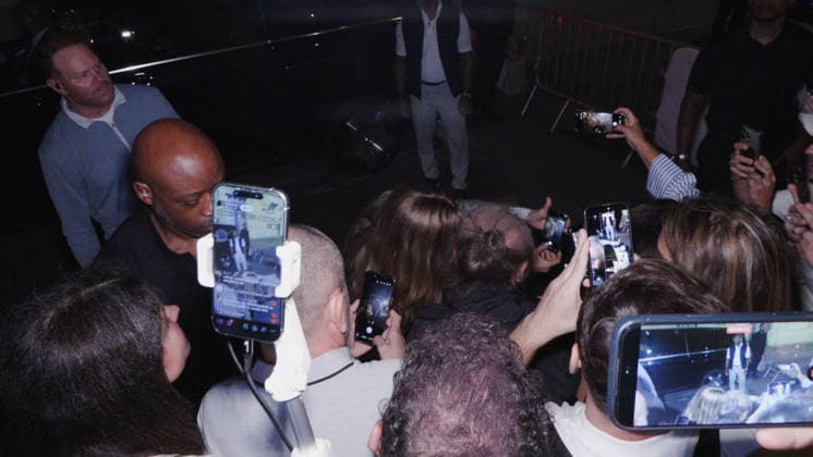 Celine Dion Steals the Show for The Crowd of Fans Gathered Outside Her Hotel - Paris Videograbs - Canadian singer Celine Dion greets, sings, and poses for selfies with hundreds of fans gathered every evening outside her hotel ahead of her 16-date historic residency at Paris La Défense Arena. Paris, France, September 8, 2026. Videograbs by CLPRESS ABACAPRESS.COM Paris Ile-de-France France  Copyright: xCLPRESS ABACAx