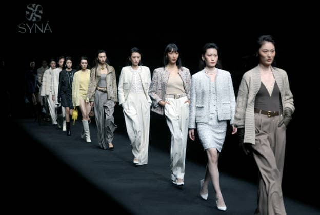 BEIJING, CHINA - SEPTEMBER 07: SYNA brand fashion appears on the runway at the 2026 China International Fashion Week (Autumn) on September 7, 2026 in Beijing, China. The event showcases collections from various designers for the upcoming autumn and winter seasons.  Copyright: xVCGx 111664998743