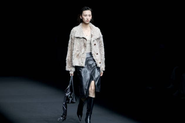 BEIJING, CHINA - SEPTEMBER 07: SYNA brand fashion is displayed on the runway during the China International Fashion Week Autumn 2026 on September 7, 2026 in Beijing, China.  Copyright: xVCGx 111664998747