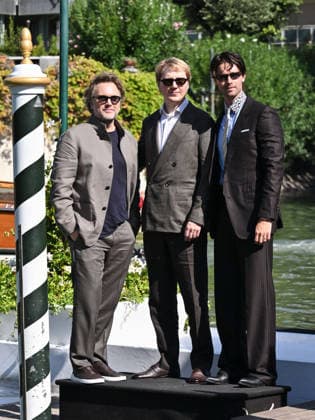 IPA88266531 - Venice, 83rd Venice International Film Festival 2026 - Day 7 - Arrivals at the Excelsior Hotel pier - Pictured: Paul Dano, Florian Zeller, Patrick Schwarzenegger  Copyright: xSimonexComix xPoolxPhotoxEventsx08x IPA88266531