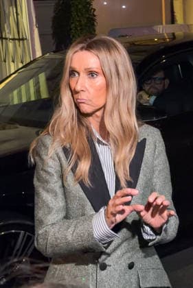 Céline Dion, returning from an intense rehearsal session, takes the time to greet her fans in front of the Royal Monceau hotel in Paris on September 7, 2026. Lea Vieillot, Bestimage. Céline Dion, back from an intense rehearsal session, takes the time to greet her fans in front of the Royal Monceau Hotel in Paris on September 7, 2026, Paris, France  Copyright: xLÃ axVieillot BestimagexLÃ axVieillot Bestimagex