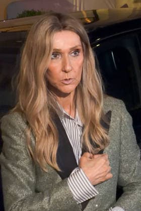 Céline Dion, returning from an intense rehearsal session, takes the time to greet her fans in front of the Royal Monceau Hotel in Paris on September 7, 2026. Lea Vieillot, Bestimage. Céline Dion, back from an intense rehearsal session, takes the time to greet her fans in front of the Royal Monceau hotel in Paris on September 7, 2026, Paris, France  Copyright: xLÃ axVieillot BestimagexLÃ axVieillot Bestimagex