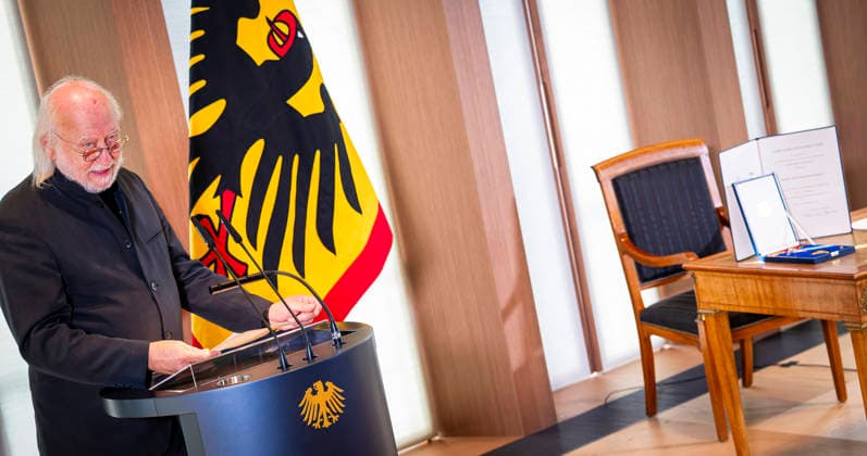 Laszlo Krasznahorkai, EUR, Germany, Berlin, September 8, 2026: President Steinmeier awards the Grand Cross with Star of the Order of Merit of the Federal Republic of Germany to Nobel Prize in Literature laureate Laszlo Krasznahorkai