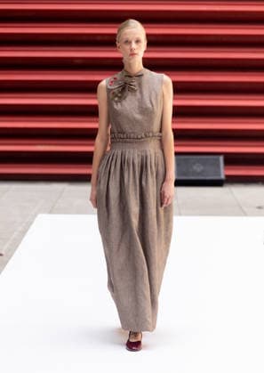 Devota Lomba Fashion Show at OMODA MADRID ES MODA A model walks the runway during the Devota Lomba fashion show as part of OMODA MADRID ES MODA at the Reina Sofía Museum on September 8, 2026, in Madrid, Spain. OMODA Madrid es Moda kicked off its latest edition yesterday with a fashion show in the Sabatini Gardens. OMODA Madrid es Moda is a project promoted in collaboration with the Spanish Fashion Creators Association (ACME) and with the support of the Madrid City Council through the municipal initiative Madrid, Capital of Fashion September 8, 2026, Spain  Copyright: xEduardoxParrax 7757996