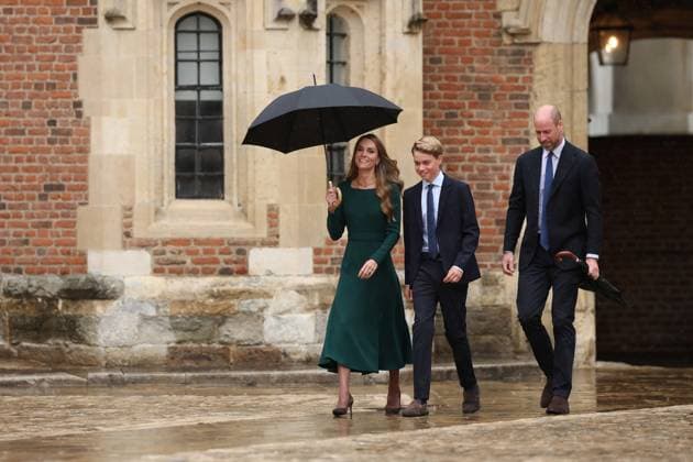 Britain s Catherine, Princess of Wales (L) and Britain s Prince William, Prince of Wales (R) walk with their 13-year-old son, Britain s Prince George of Wales (C), as he arrives for his first day at Eton College, in Eton, west of London, on September 8, 2 Britain s Catherine, Princess of Wales (L) and Britain s Prince William, Prince of Wales (R) walk with their 13-year-old son, Britain s Prince George of Wales (C), as he arrives for his first day at Eton College, in Eton, west of London, on September 8, 2026., Credit:Avalon.red PA ROTA - B68 Avalon United Kingdom, Berkshire, Eton Copyright: xAvalon.redx xPAxROTAx-xB68x xAvalonx 1132439016