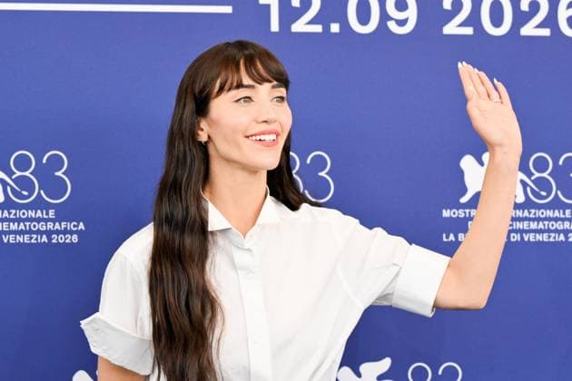 September 8, 2026, Venice, Rome, Italy: Caylee Cowan during the photocall for the film Company, 83rd Venice Film Festival. Venice, September 8, 2026 Venice Italy  - ZUMAa289 20260908_zia_a289_145 Copyright: xMariaxLauraxAntonellix xAgfx