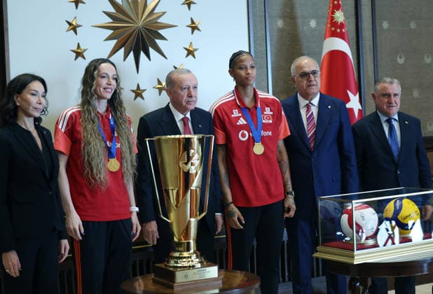Turkish President Recep Tayyip Erdogan ANKARA, TURKIYE - SEPTEMBER 08: (----EDITORIAL USE ONLY - MANDATORY CREDIT - TURKISH PRESIDENCY MURAT KULA HANDOUT - NO MARKETING NO ADVERTISING CAMPAIGNS - DISTRIBUTED AS A SERVICE TO CLIENTS----) Turkish President Recep Tayyip Erdogan receives members of the Turkish Women s National Volleyball Team after their victory at the 2026 CEV EuroVolley in Istanbul, on September 08, 2026 in Ankara, Turkiye. TUR Presidency Murat Kula Anadolu Ankara Turkey. Editorial use only. Please get in touch for any other usage.  Copyright: x2026xAnadoluxTURxPresidency xMuratxKulax