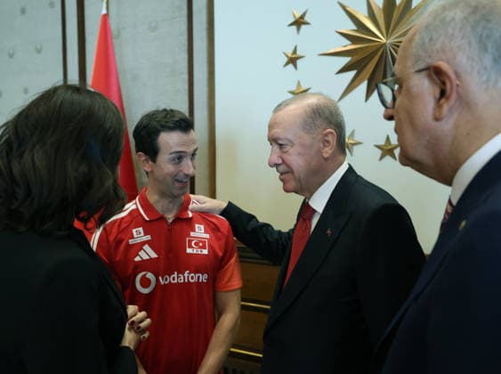Turkish President Recep Tayyip Erdogan ANKARA, TURKIYE - SEPTEMBER 08: (----EDITORIAL USE ONLY - MANDATORY CREDIT - TURKISH PRESIDENCY MUSTAFA KAMACI HANDOUT - NO MARKETING NO ADVERTISING CAMPAIGNS - DISTRIBUTED AS A SERVICE TO CLIENTS----) Turkish President Recep Tayyip Erdogan receives members of the Turkish Women s National Volleyball Team after their victory at the 2026 CEV EuroVolley in Istanbul, on September 08, 2026 in Ankara, Turkiye. Daniele Santarelli (2nd L), head coach of the Turkish Women’s National Volleyball Team, was also present at the reception. TUR Presidency Mustafa Kamaci Anadolu Ankara Turkey. Editorial use only. Please get in touch for any other usage.  Copyright: x2026xAnadoluxTURxPresidencyx xMustafaxKamacix