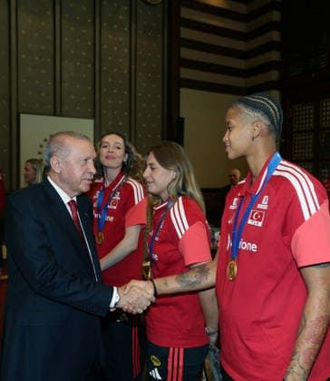 Turkish President Recep Tayyip Erdogan ANKARA, TURKIYE - SEPTEMBER 08: (----EDITORIAL USE ONLY - MANDATORY CREDIT - TURKISH PRESIDENCY MUSTAFA KAMACI HANDOUT - NO MARKETING NO ADVERTISING CAMPAIGNS - DISTRIBUTED AS A SERVICE TO CLIENTS----) Turkish President Recep Tayyip Erdogan receives members of the Turkish Women s National Volleyball Team after their victory at the 2026 CEV EuroVolley in Istanbul, on September 08, 2026 in Ankara, Turkiye. TUR Presidency Mustafa Kamaci Anadolu Ankara Turkey. Editorial use only. Please get in touch for any other usage.  Copyright: x2026xAnadoluxTURxPresidencyx xMustafaxKamacix