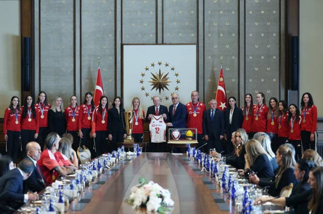 Turkish President Recep Tayyip Erdogan ANKARA, TURKIYE - SEPTEMBER 8: (----EDITORIAL USE ONLY - MANDATORY CREDIT - TURKISH PRESIDENCY MURAT KULA HANDOUT - NO MARKETING NO ADVERTISING CAMPAIGNS - DISTRIBUTED AS A SERVICE TO CLIENTS----) Turkish Minister of Youth and Sports Osman Askin Bak and Turkish Volleyball Federation President Mehmet Akif Ustundag attend Turkish President Recep Tayyip Erdogan s reception for the Turkish Women s National Volleyball Team after their victory at the 2026 CEV EuroVolley in Istanbul, on September 08, 2026 in Ankara, Turkiye. TUR Presidency Murat Kula Anadolu Ankara Turkey. Editorial use only. Please get in touch for any other usage.  Copyright: x2026xAnadoluxTURxPresidencyx xMuratxKulax