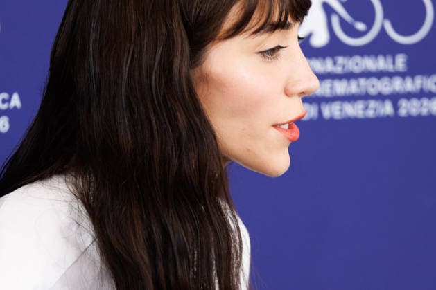 News - Company Photocall - The 83rd Venice International Film Festival Caylee Cowan attends the Company photocall during the 83rd Venice International Film Festival at Sala Grande on September 08, 2026 in Venice, Italy. Photo: Cinzia Camela. Lido di Venezia Palazzo del Cinema Italy Copyright: xCinziaxCamelax xLiveMediax LPN_2658990