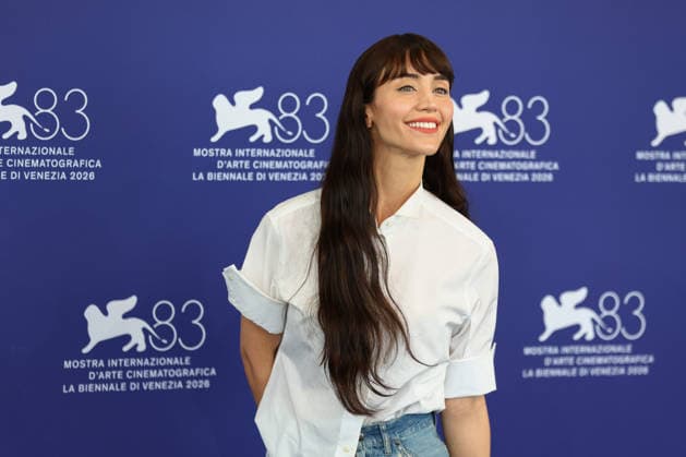 September 8, 2026, Venice Lido, Veneto, Italy: CAYLEE COWAN during the photocall of the movie Company at the 83rd Venice Film Festival at Sala Grande in Venice Lido, Italy Venice Lido Italy  - ZUMAc179 20260908_zep_c179_114 Copyright: xMickaelxChavetx