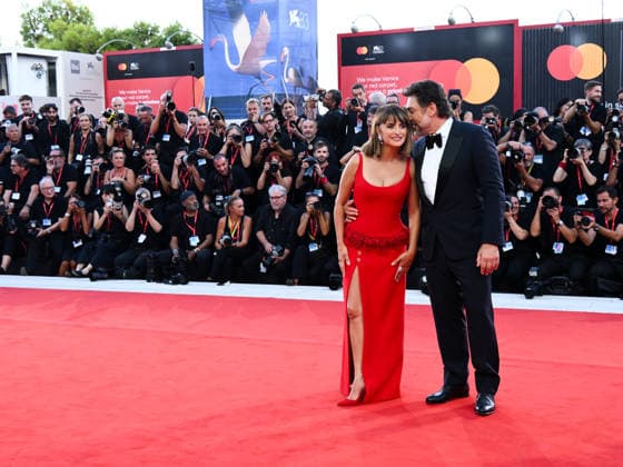 IPA88279631 - Venice, 83rd Venice International Film Festival 2026 - Night 7. Red carpet for the film Bunker. Pictured: PenÃ lope Cruz and Javier Bardem  Copyright: xAlbertoxTerenghi PoolxPhotoxEvenx xPoolxPhotoxEventsx08x IPA88279631