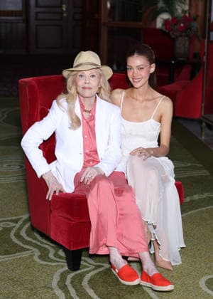 Faye Dunaway and Nicola Peltz Beckham at a photocall at the Royal Hotel during the 52nd Deauville American Film Festival, France, on September 8, 2026. Denis Guignebourg, Bestimage. Faye Dunaway and Nicola Peltz Beckham attend a photocall at the 52nd Deauville American Film Festival on September 8, 2026, in Deauville, France. Deauville, France  Copyright: xDenisxGuignebourgx xBestimagexDenisxGuignebourgx xBestimagex