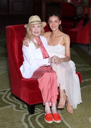 Faye Dunaway and Nicola Peltz Beckham at a photocall at the Royal Hotel during the 52nd Deauville American Film Festival, France, on September 8, 2026. Denis Guignebourg, Bestimage. Faye Dunaway and Nicola Peltz Beckham attend a photocall at the 52nd Deauville American Film Festival on September 8, 2026, in Deauville, France. Deauville, France  Copyright: xDenisxGuignebourgx xBestimagexDenisxGuignebourgx xBestimagex