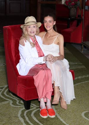 Faye Dunaway and Nicola Peltz Beckham at a photocall at the Royal Hotel during the 52nd Deauville American Film Festival, France, on September 8, 2026. Denis Guignebourg, Bestimage. Faye Dunaway and Nicola Peltz Beckham attend a photocall at the 52nd Deauville American Film Festival on September 8, 2026, in Deauville, France. Deauville, France  Copyright: xDenisxGuignebourgx xBestimagexDenisxGuignebourgx xBestimagex