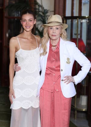 Faye Dunaway and Nicola Peltz Beckham at a photocall at the Royal Hotel during the 52nd Deauville American Film Festival, France, on September 8, 2026. Denis Guignebourg, Bestimage. Faye Dunaway and Nicola Peltz Beckham attend a photocall at the 52nd Deauville American Film Festival on September 8, 2026, in Deauville, France. Deauville, France  Copyright: xDenisxGuignebourgx xBestimagexDenisxGuignebourgx xBestimagex