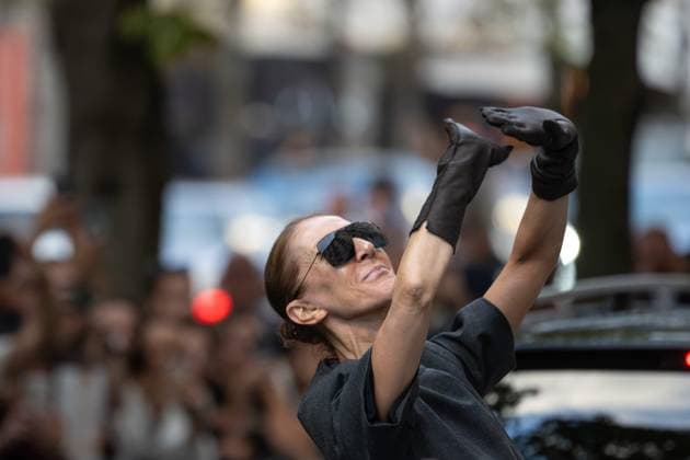 CELINE DION IN PARIS PHOTOPQR OUEST FRANCE Stéphane Geufroi Paris, September 8, 2026 Céline Dion leaves the Royal Monceau in the late afternoon. As usual, she took a few minutes to greet her fans. Paris, September 8, 2026 – Céline Dion leaves the Royal Monceau in the late afternoon. As usual, she took a few minutes to greet her admirers in Paris, France  Copyright: xPHOTOPQR OUESTxFRANCE MAXPPPxStéphanexGeufroix 20260908OFR8282 20260908OFR8282