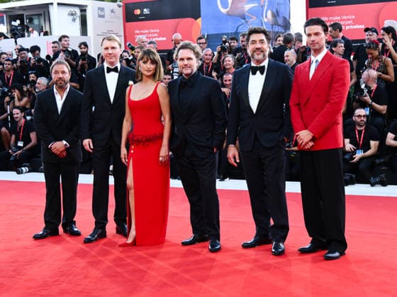 IPA88282225 - Venice, 83rd Venice International Film Festival 2026 - Night 7. Red carpet for the film Bunker. Pictured: Stephen Graham, Paul Dano, PenÃ lope Cruz, Florian Zeller, Javier Bardem, and Patrick Schwarzenegger  Copyright: xAlbertoxTerenghi PoolxPhotoxEvenx xPoolxPhotoxEventsx08x IPA88282225