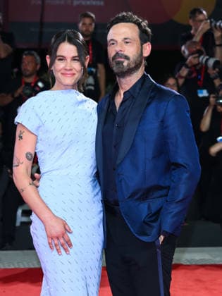 IPA88286392 - Venice, 83rd Venice International Film Festival 2026 - Night 7. Red carpet for the film The Company. Pictured: Scoot McNairy, Sosie Bacon  Copyright: xAlbertoxTerenghix xPoolxPhotoxEventsx08x IPA88286392