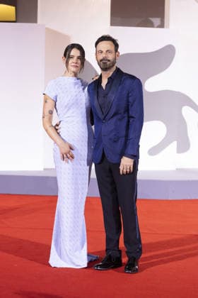Company Screening - The 83rd Venice International Film Festival VENICE, ITALY - SEPTEMBER 08: Scoot McNairy and Sosie Bacon attend the Company Screening during the 83rd Venice International Film Festival at Sala Grande on September 08, 2026 in Venice, Italy. Primo Barol Anadolu Venice Italy. Editorial use only. Please get in touch for any other usage.  Copyright: x2026xAnadoluxPrimoxBarolx
