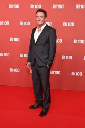 BILD100 2026 Oliver Masucci Red Carpet at BILD100 2026, Axel Springer New Building, Berlin, Date: September 8, 2026 Copyright: xEventpress Kratschx