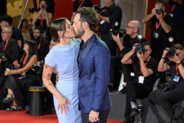 September 8, 2026, Venice Lido, Italy: Scott McNairy (r) and Sosie Bacon (l) attend the red carpet of movie Company during the 83rd Venice Film Festival at Palazzo del cinema. Venice Lido Italy - ZUMAs197 20260908_aaa_s197_343 Copyright: xMarioxCartellix