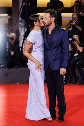 News - Company Red Carpet - The 83rd Venice International Film Festival Sosie Bacon and Scoot McNairy attend the Company Screening during the 83rd Venice International Film Festival at Sala Grande on September 8, 2026 in Venice, Italy. Photo: Cinzia Camela. Lido di Venezia Palazzo del Cinema Italy Copyright: xCinziaxCamelax xLiveMediax LPN_2659813