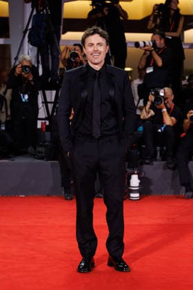 News - Company Red Carpet - The 83rd Venice International Film Festival Casey Affleck attends the Company Screening during the 83rd Venice International Film Festival at Sala Grande on September 8, 2026 in Venice, Italy. Photo: Cinzia Camela. Lido di Venezia Palazzo del Cinema Italy Copyright: xCinziaxCamelax xLiveMediax LPN_2659851