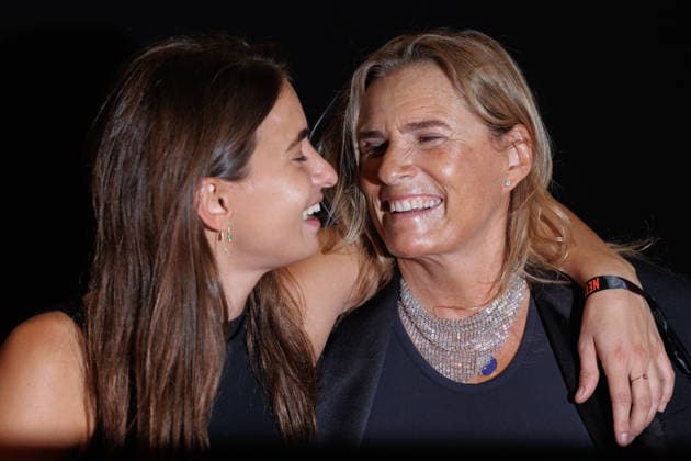 Preview of Dix pour Cent: The Movie at L Olympia; Celebrities Arrive on the Red Carpet: Thais Alessandrin and Lisa Azuelos 459515 September 8, 2026 France  Copyright: xSebastienxFremontx xStarfacex STAR_459515_124