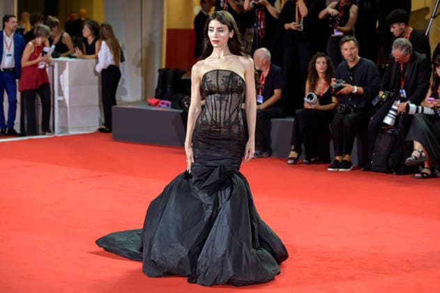 Caylee Cowan at the premiere of the film *Company* at the 2023 Venice Biennale—the 83rd Venice International Film Festival—at the Palazzo del Cinema in Venice, September 8, 2026 Foto:xA.xM.xTinghinox xFuturexImagex company_6732