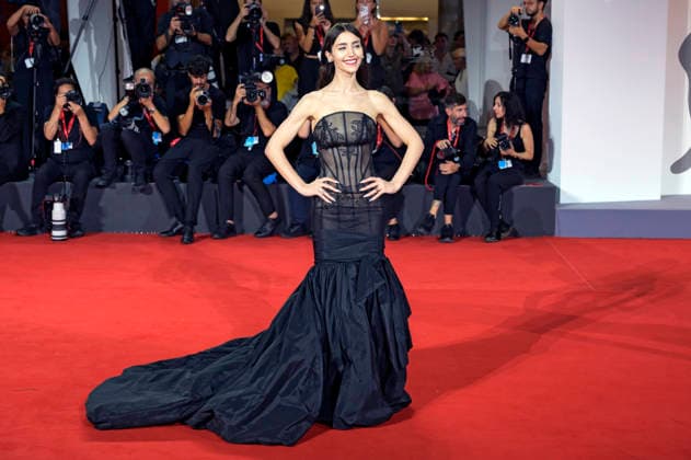 Caylee Cowan at the premiere of the film *Company* at the 2023 Venice Biennale—the 83rd Venice International Film Festival—at the Palazzo del Cinema in Venice, September 8, 2026 Foto:xA.xM.xTinghinox xFuturexImagex company_6737