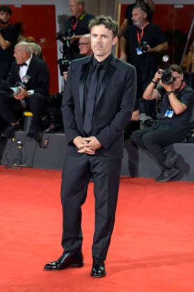 Casey Affleck at the premiere of the film *Company* at the 2023 Venice Biennale, the 83rd Venice International Film Festival, at the Palazzo del Cinema in Venice, September 8, 2026 Foto:xA.xM.xTinghinox xFuturexImagex company_6752