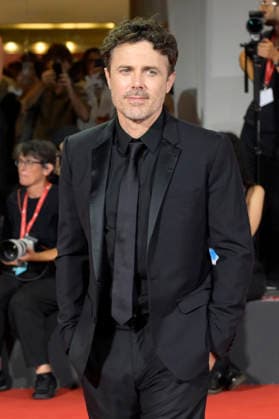 Casey Affleck at the premiere of the film *Company* at the 2023 Venice Biennale, the 83rd Venice International Film Festival, at the Palazzo del Cinema in Venice, September 8, 2026 Foto:xA.xM.xTinghinox xFuturexImagex company_6754