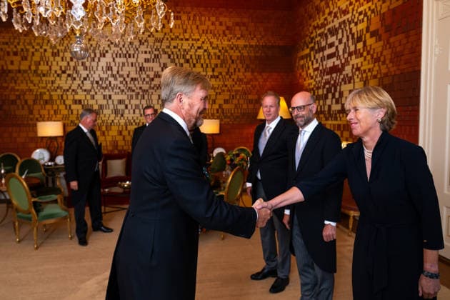 08-09-2026 The Hague Palace King Willem-Alexander during a meeting with ambassadors A.S.M. de Vries (Pristina), H.J. Rekkers (Santo Domingo), M.L.H. Deelen (Kuala Lumpur), and J. Bos (Kinshasa) at palace Noordeinde in The Hague. Â  Copyright: xPPEx