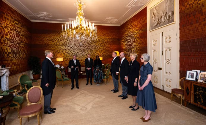 08-09-2026 The Hague Palace King Willem-Alexander during a meeting with ambassadors A.S.M. de Vries (Pristina), H.J. Rekkers (Santo Domingo), M.L.H. Deelen (Kuala Lumpur), and J. Bos (Kinshasa) at palace Noordeinde in The Hague. Â  Copyright: xPPEx