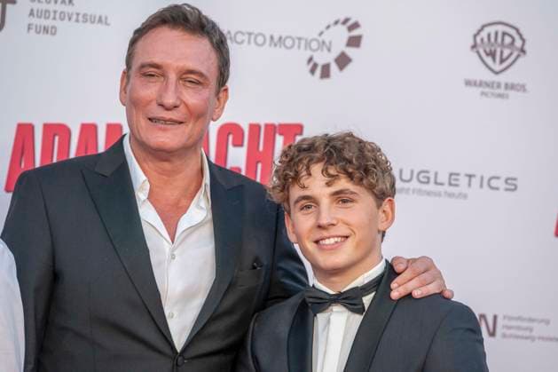 ABB ADAMSACHT: Vito Wiesner and Oliver Masucci, father and son, appeared on the red carpet at the Berlin premiere of the feature film *Adams Acht* at the Zoo Palast theater on September 8, 2026, in Berlin, Germany.