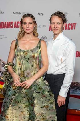 ABB ADAMSACHT: Svenja Jung and Felix Kammerer on the red carpet at the Berlin premiere of the feature film *Adams Acht* at the Zoo Palast movie theater on September 8, 2026, in Berlin, Germany