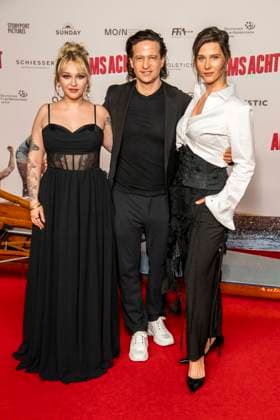 ABB ADAMSACHT: Paula Stellar, Karim Sebastian Elias, and Katrin Roever on the red carpet at the Berlin premiere of the feature film *Adams Acht* at the Zoo Palast movie theater on September 8, 2026, in Berlin, Germany
