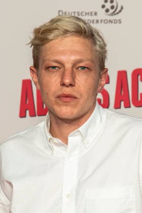ABB ADAMSACHT: Leonhard Kunz makes a guest appearance on the red carpet at the Berlin premiere of the feature film *Adams Acht* at the Zoo Palast movie theater on September 8, 2026, in Berlin, Germany