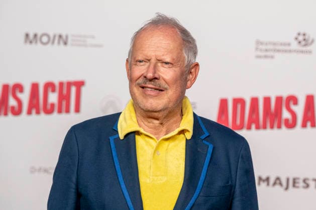 ABB ADAMSACHT: Axel Milberg makes a guest appearance on the red carpet at the Berlin premiere of the feature film *Adams Acht* at the Zoo Palast movie theater on September 8, 2026, in Berlin, Germany