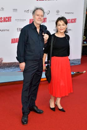 Anke Sevenich with a guest at the premiere of the movie *Adams Acht* at the Zoo Palast in Berlin, September 8, 2026 Foto:xM.xBehrensx xFuturexImagex acht_6917
