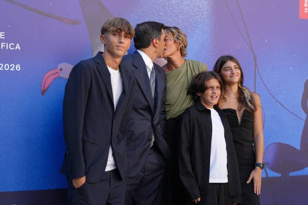 Paolo Sopranzetti and Anna Foglietta, along with their children Paolo Sopranzetti, Giulio Sopranzetti, and Nora Sopranzetti, attending the screening of *Una Storia* during the 83rd Venice International Film Festival at Sala Darsena on September 8, 2026, in Venice, Italy. Lucia Sabatelli, Venice, Italy  Copyright: xLuciaxSabatellix xBestimagexLuciaxSabatellix xBestimagex